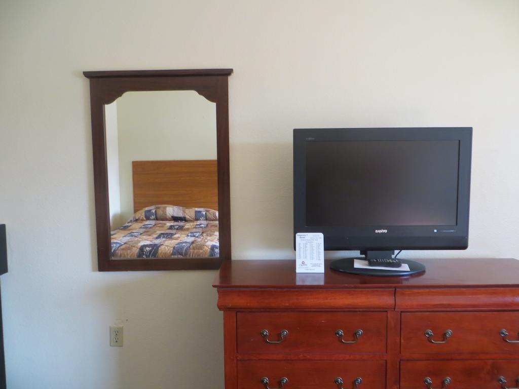 Regency 7 Rogers Motel Bilik gambar